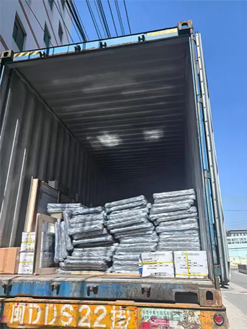 La nouvelle armoire à meubles en bois d'Aojie a été expédiée avec succès depuis l'entrepôt