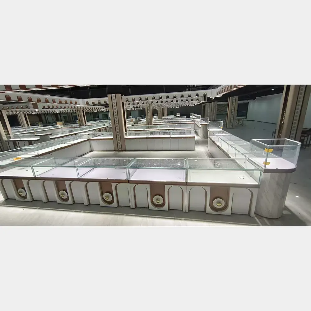 Vitrine de bijoux de tour en verre