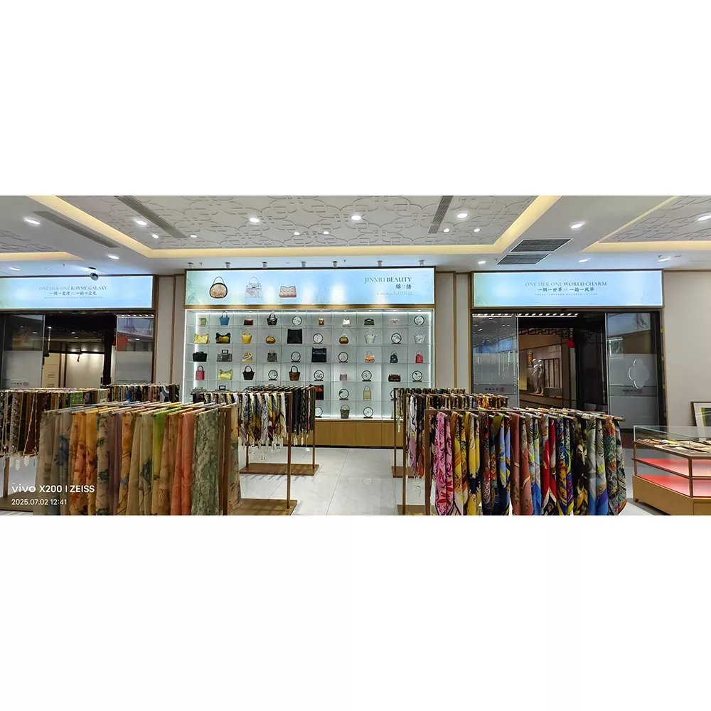 Présentoir de vêtements pour femmes en acier inoxydable